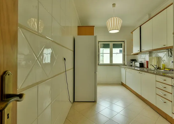 Апартаменти Zentrale In By Interhome