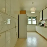 Апартаменти Zentrale In By Interhome
